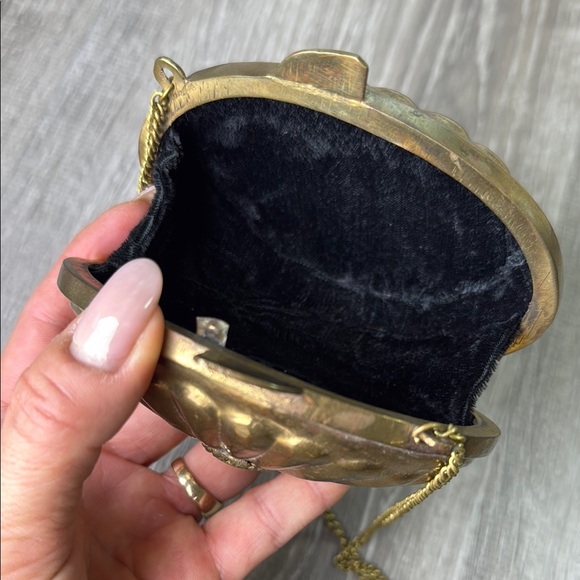 Gold and Green Starburst Clutch with Chain Strap - Picture 3 of 5